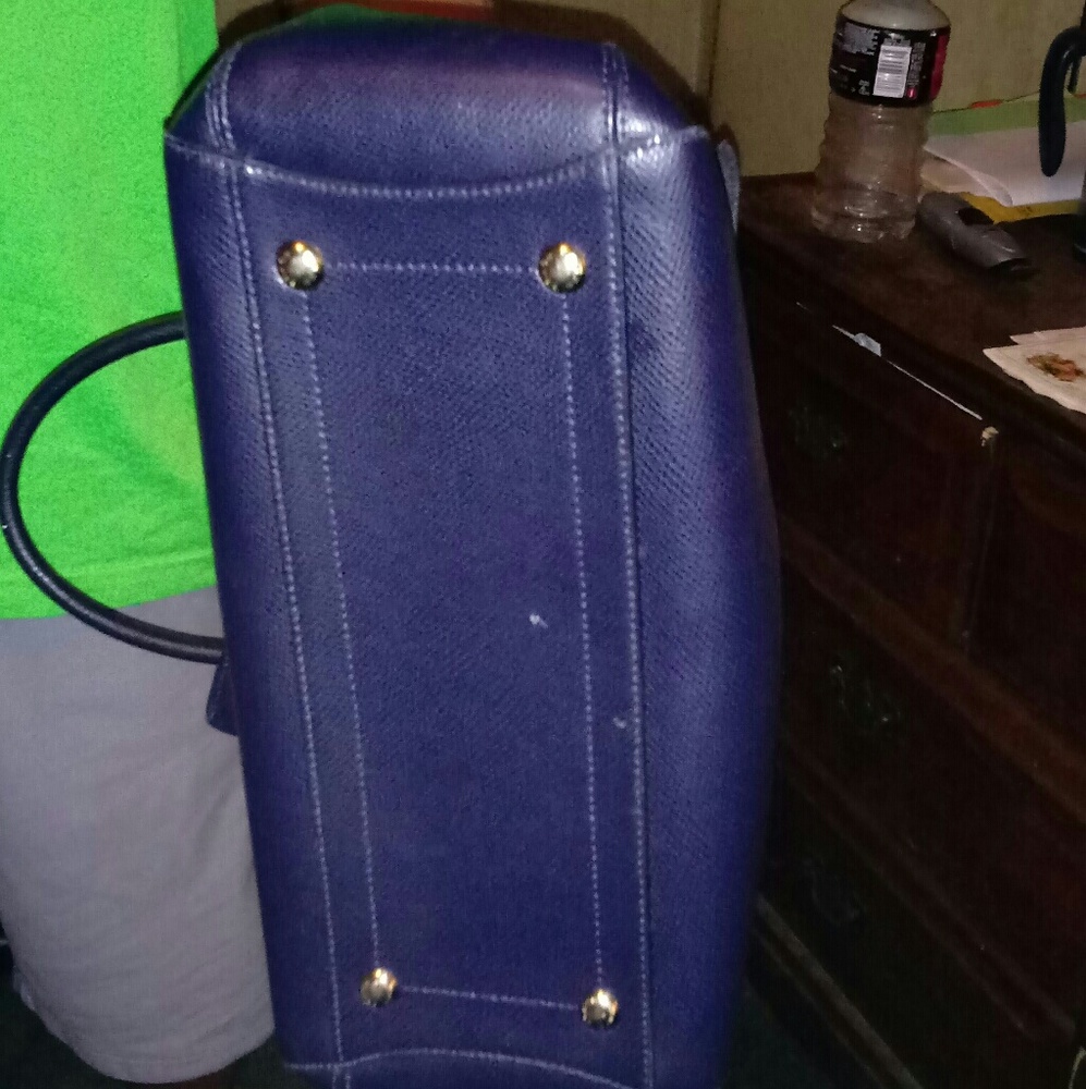 Coach - Picture 2 of 6